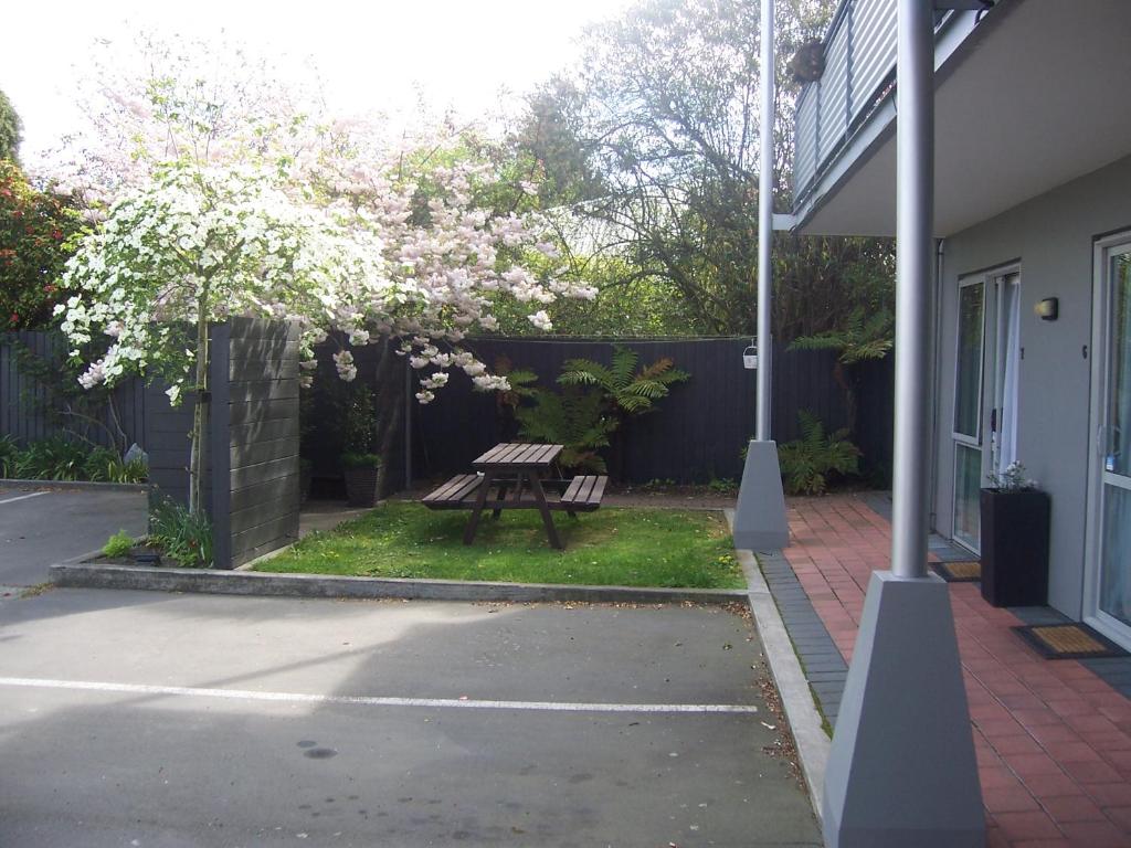 306 Motel Apartments - Resim 11