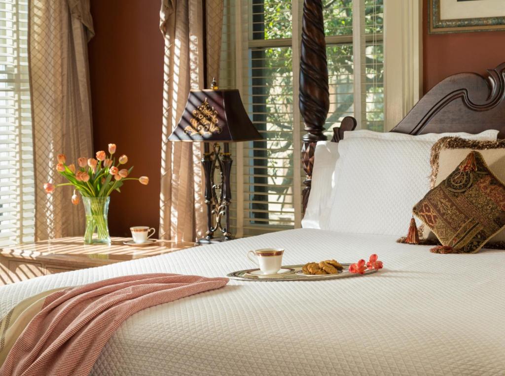 The Inn on West Liberty - Superior King Room