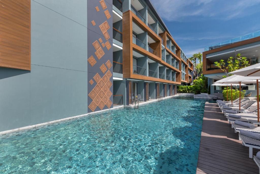 Bazén v ubytování The Nature Phuket - SHA Extra Plus nebo v jeho okolí