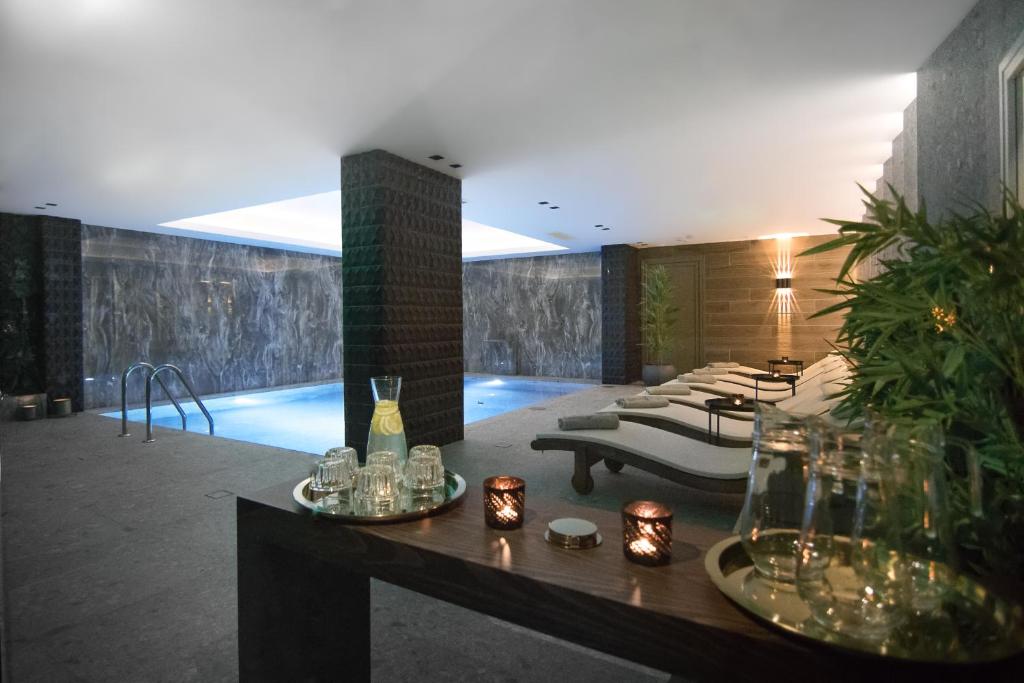Bazén v ubytování Ntinas Filoxenia Hotel & Spa nebo v jeho okolí