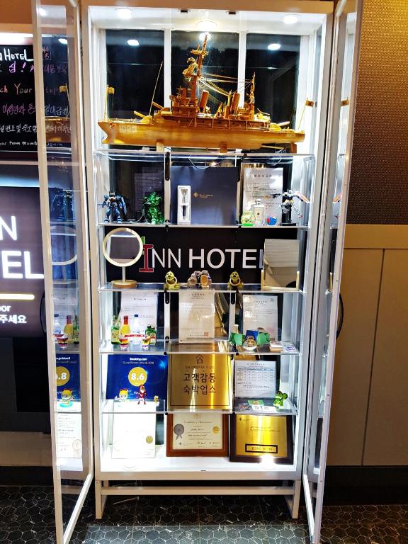 Certifikát, hodnocení, plakát nebo jiný dokument vystavený v ubytování Inn Hotel