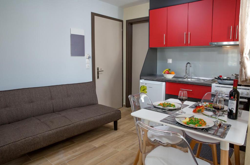 Rent House Karavi - 15