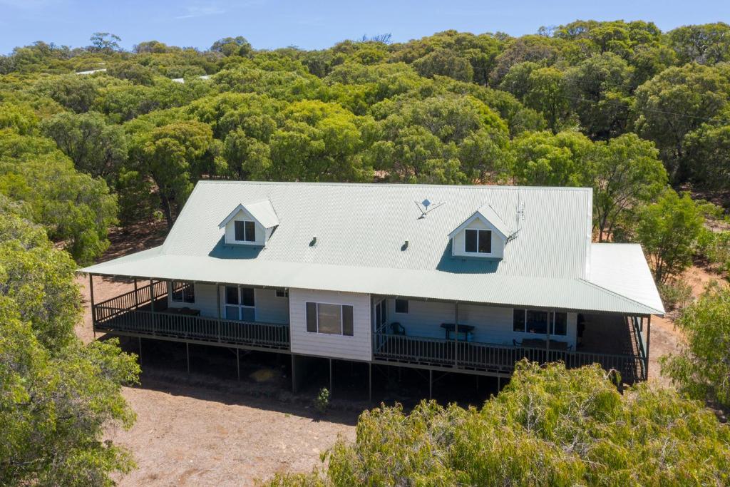 Sea Breeze Chalets Yallingup - Housity
