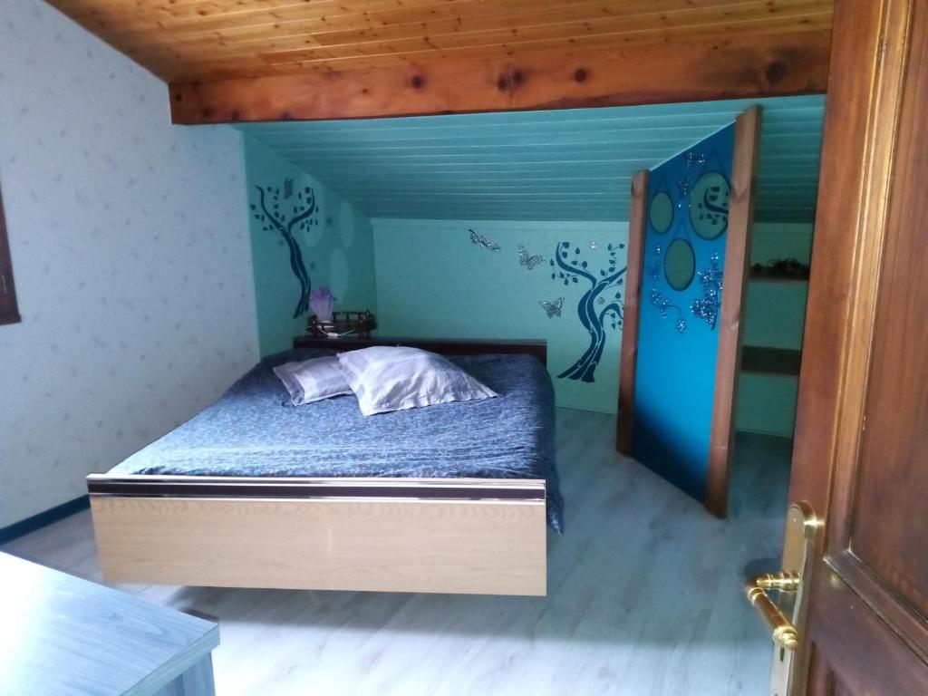 Postel nebo postele na pokoji v ubytování Zimmer mit Frühstück