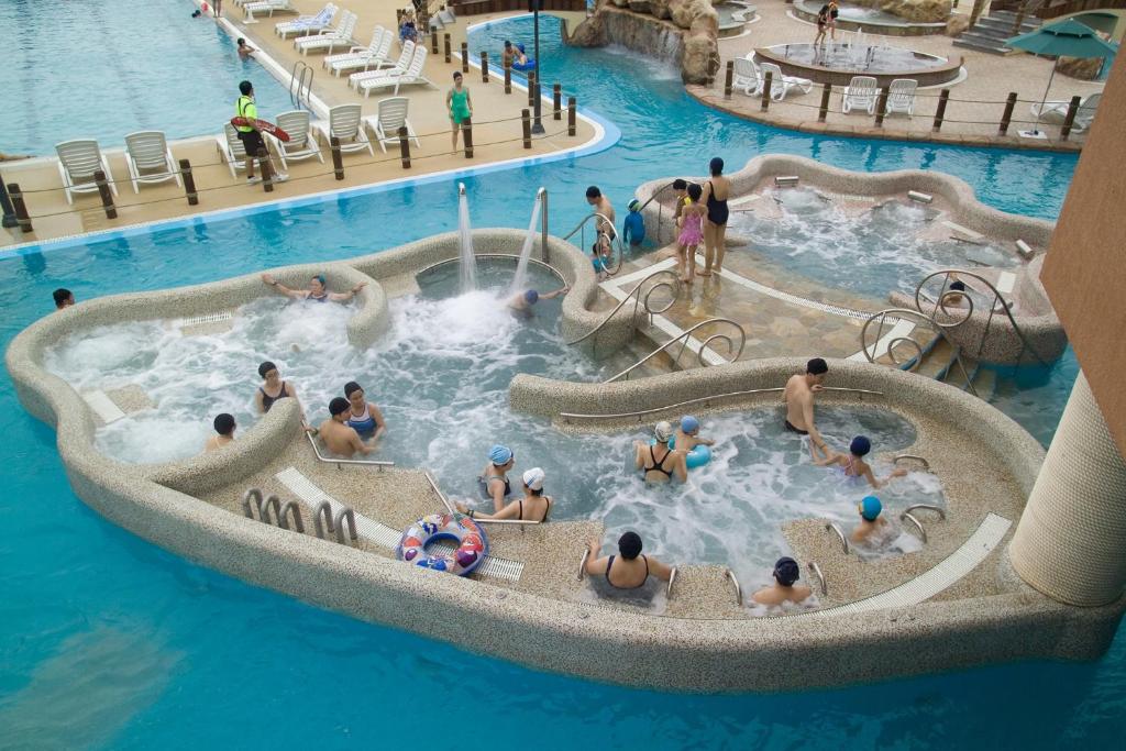 Bazén v ubytování Hanwha Resort Seorak Sorano nebo v jeho okolí