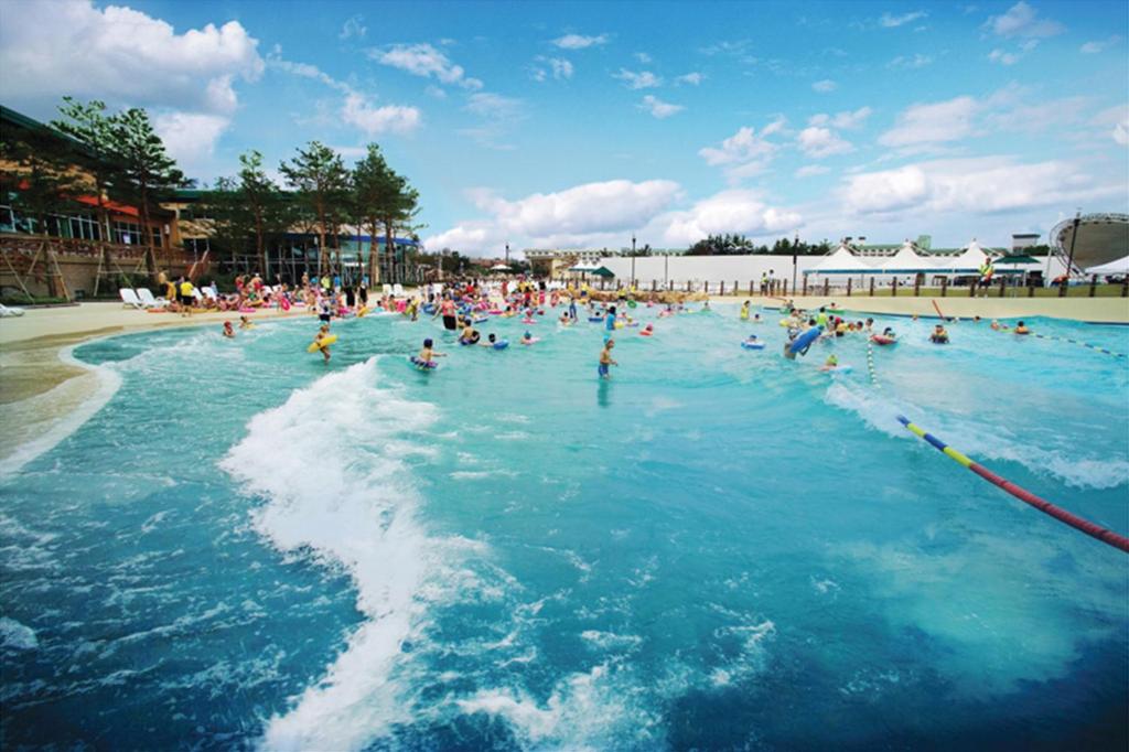 Bazén v ubytování Hanwha Resort Seorak Sorano nebo v jeho okolí