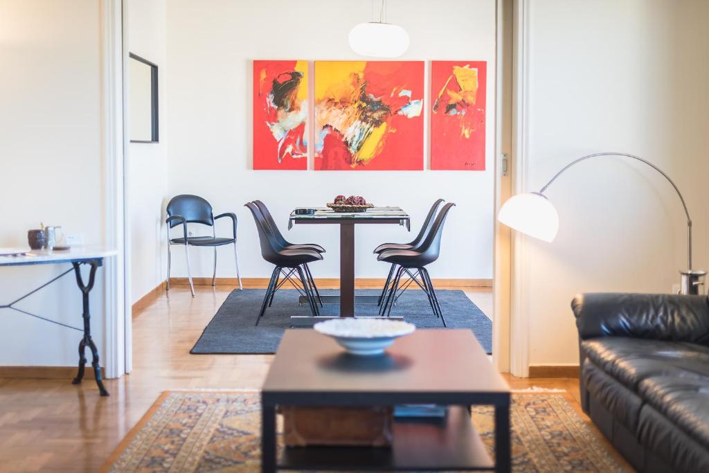 Część wypoczynkowa w obiekcie ATHENStay Penthouse Suite