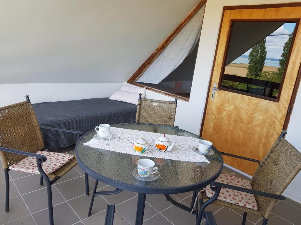 Posezení v ubytování Kilátás a tóra Apartman