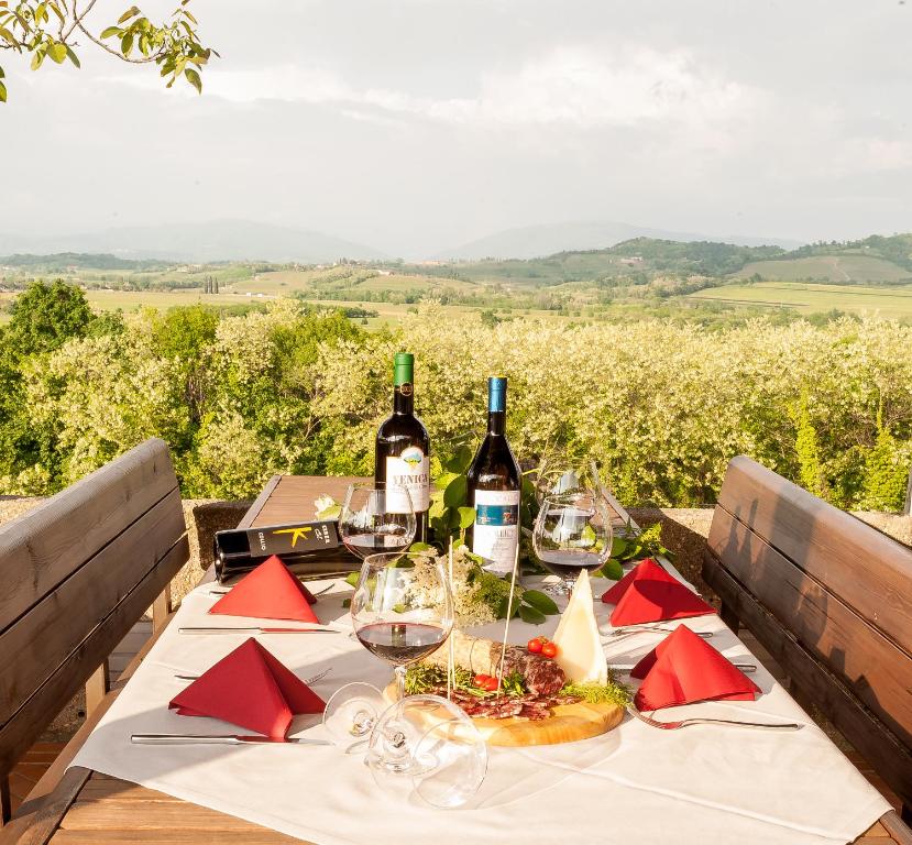 Ποτά στο Elliot Osteria e dormire in collina