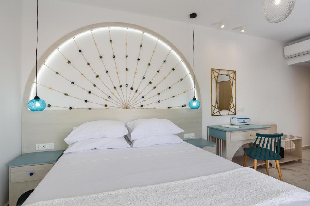 Postel nebo postele na pokoji v ubytování Mylos Luxury Escape