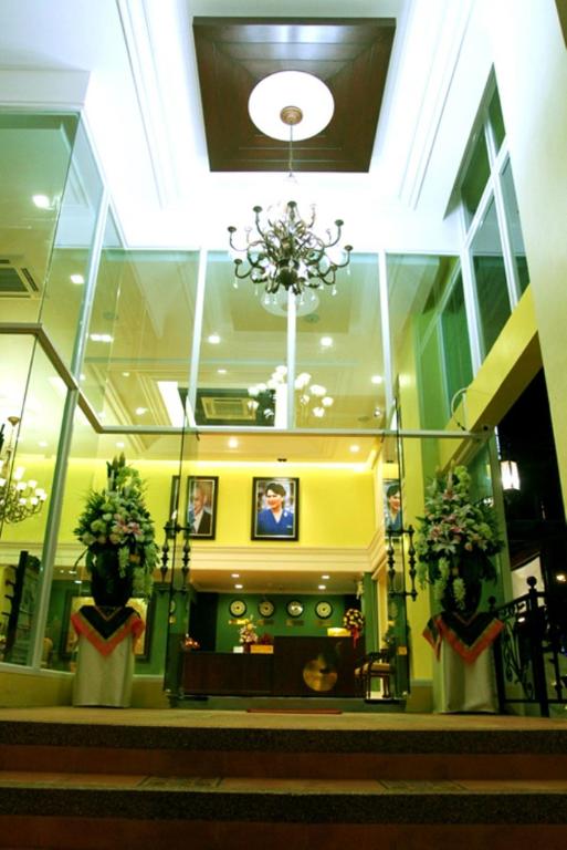 TV a/nebo společenská místnost v ubytování Chour Palace Hotel