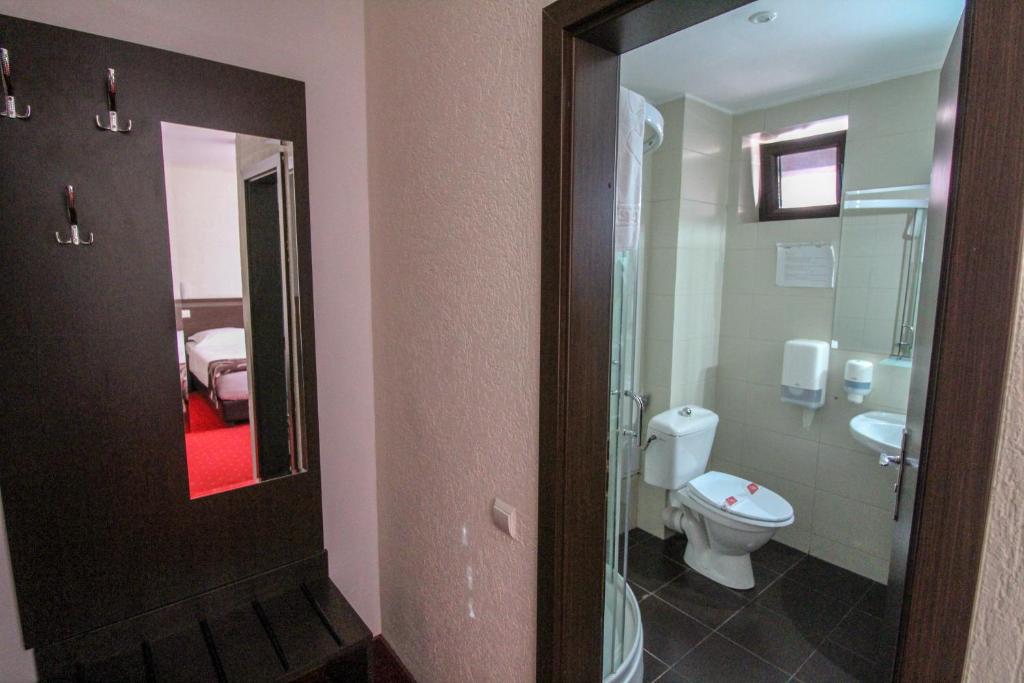Koupelna v ubytování Hotel Razvan