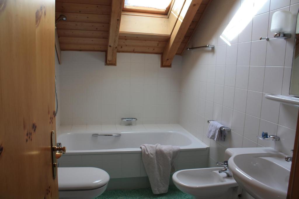 Koupelna v ubytování Gasthof Obermair