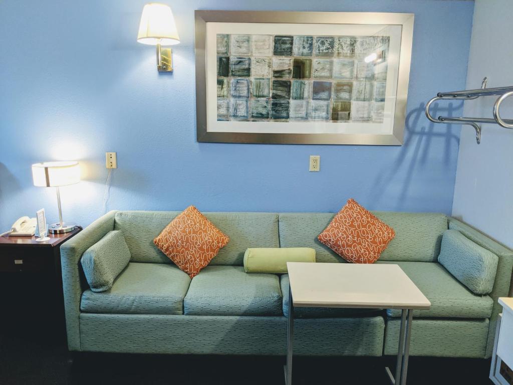 Executive Inn - King Room - No Fumadores
