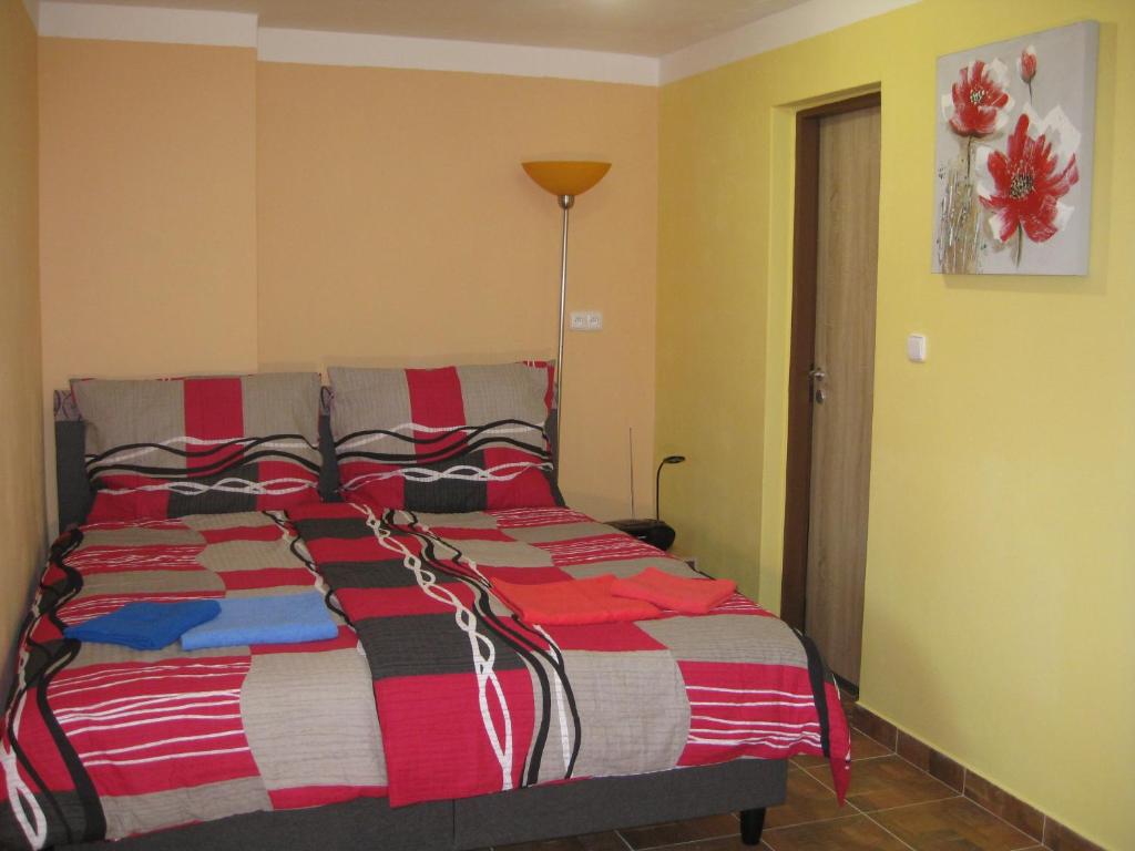 Postel nebo postele na pokoji v ubytování Apartmány včelka