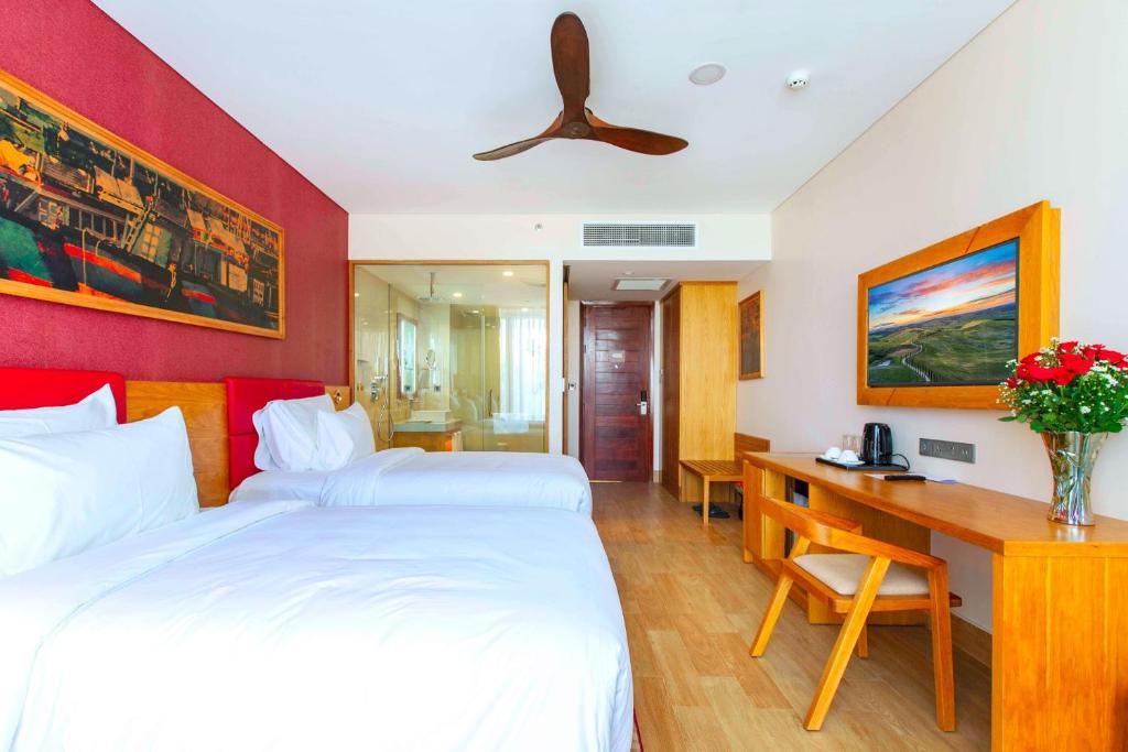 Phòng Deluxe 2 giường đơn với ban công