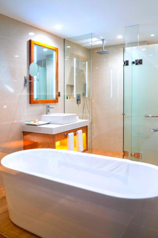 Bungalow Premier Giường Đôi Có Ban Công Hướng Vườn