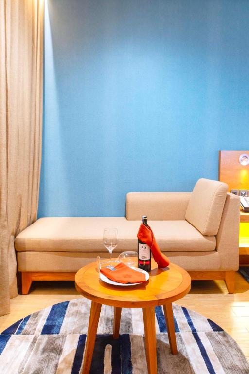 Bungalow Premier Giường Đôi Có Ban Công Hướng Vườn