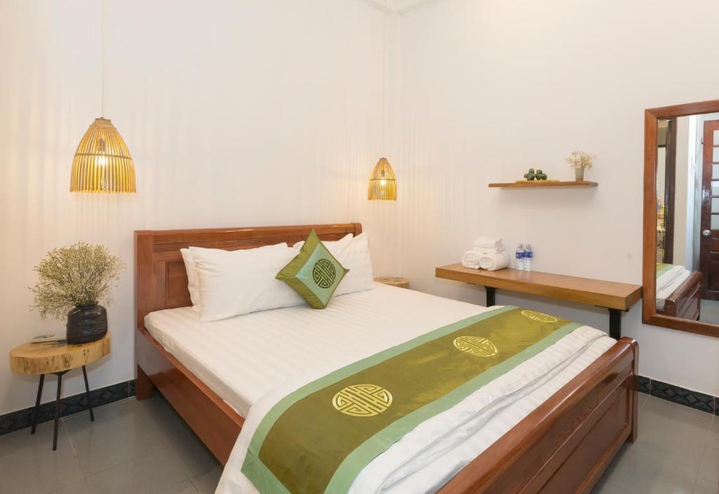 Purple Hue Central Hub - 2