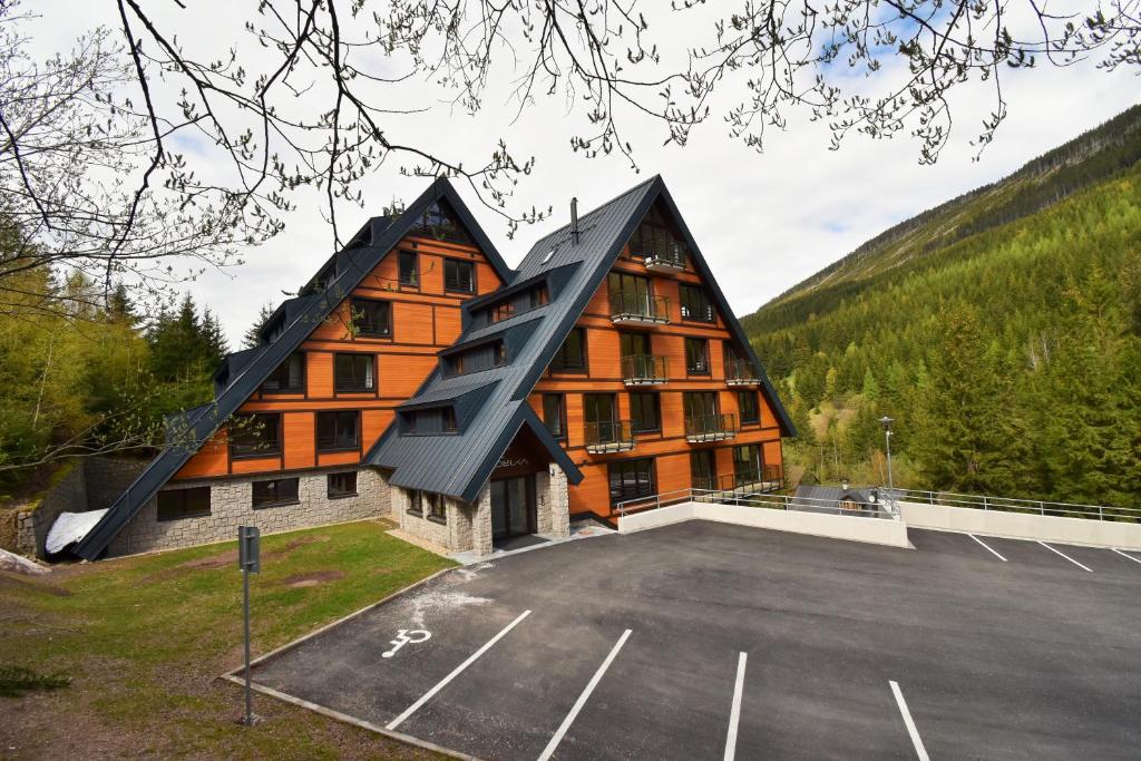 Nespecifikovaný výhled na hory nebo výhled na hory při pohledu z apartmánu