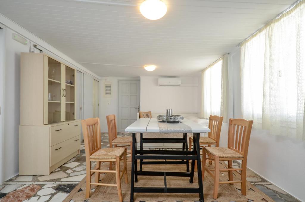 Naxos Center Houses - 4