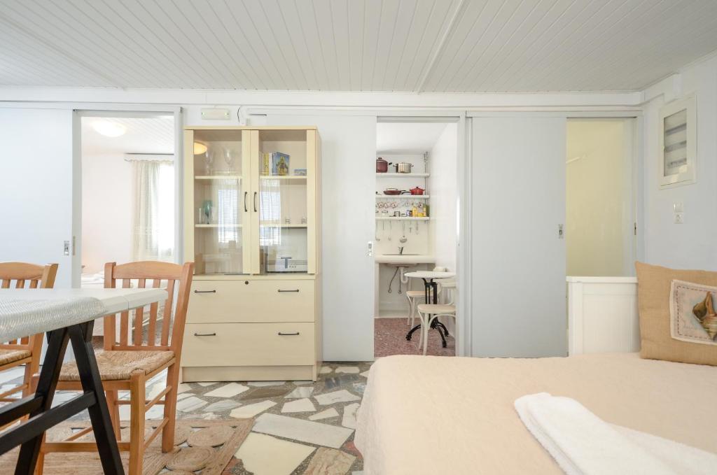 Naxos Center Houses - 15