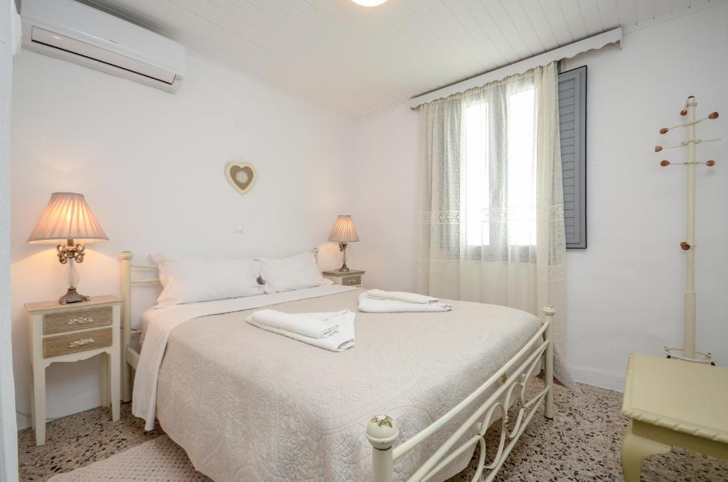 Naxos Center Houses - 8