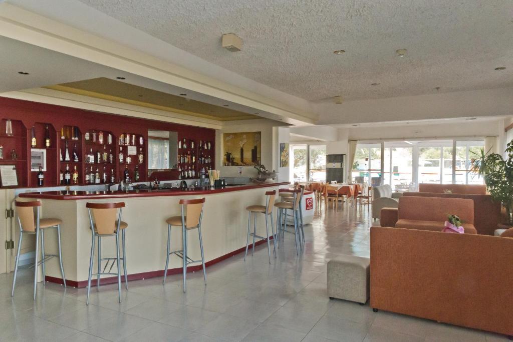 Lounge nebo bar v ubytování Olympic Hotel