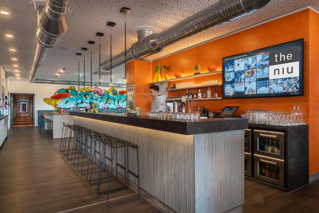 Holiday Inn - the niu, Hide Berlin Friedrichshain by IHG - Resim 24