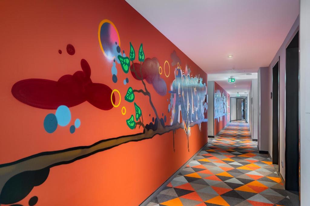 Holiday Inn - the niu, Hide Berlin Friedrichshain by IHG - Resim 23