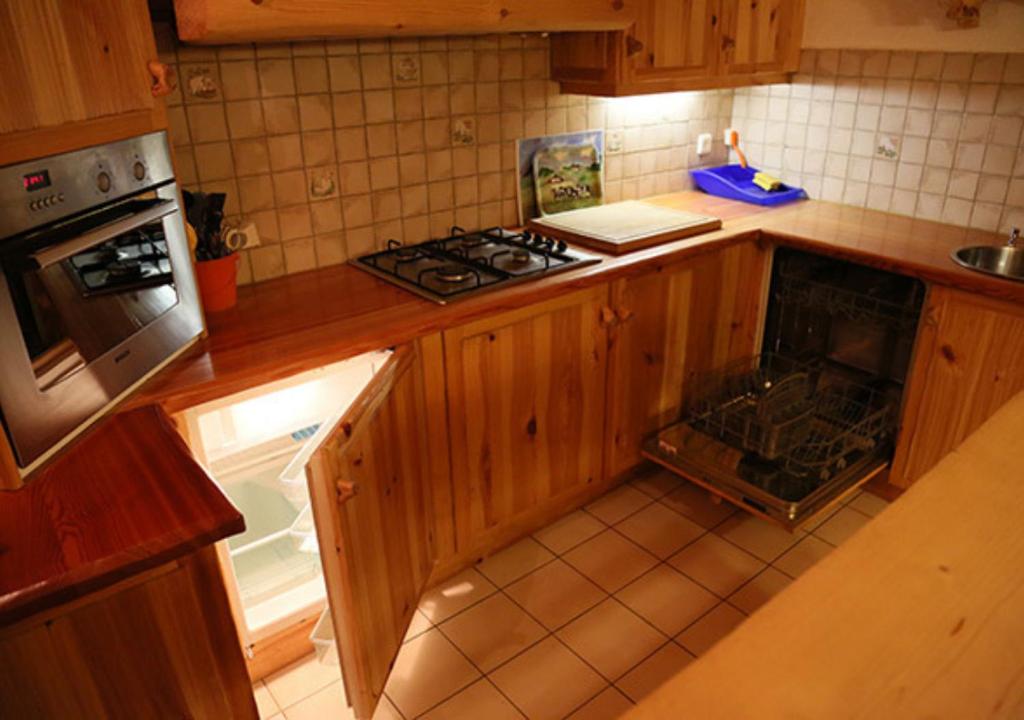 Köök või kööginurk majutusasutuses Au Petit Gîte Les Paccots
