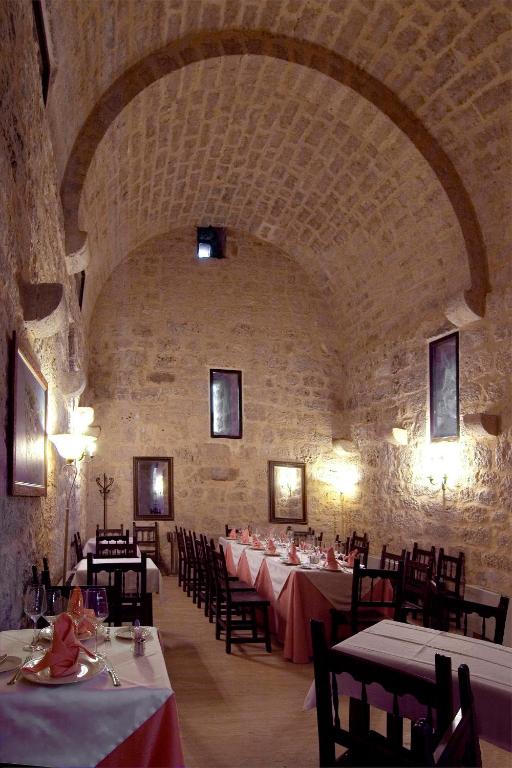 Un restaurante o sitio para comer en Señorio de Olmillos