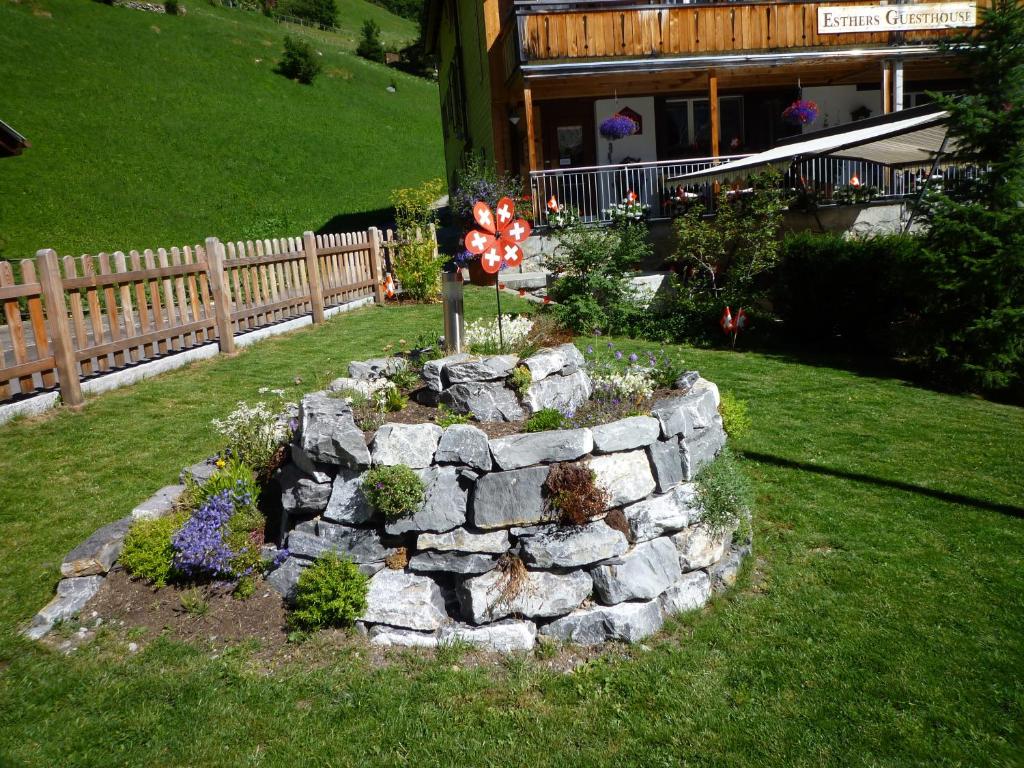 Zahrada ubytování Esthers Guesthouse