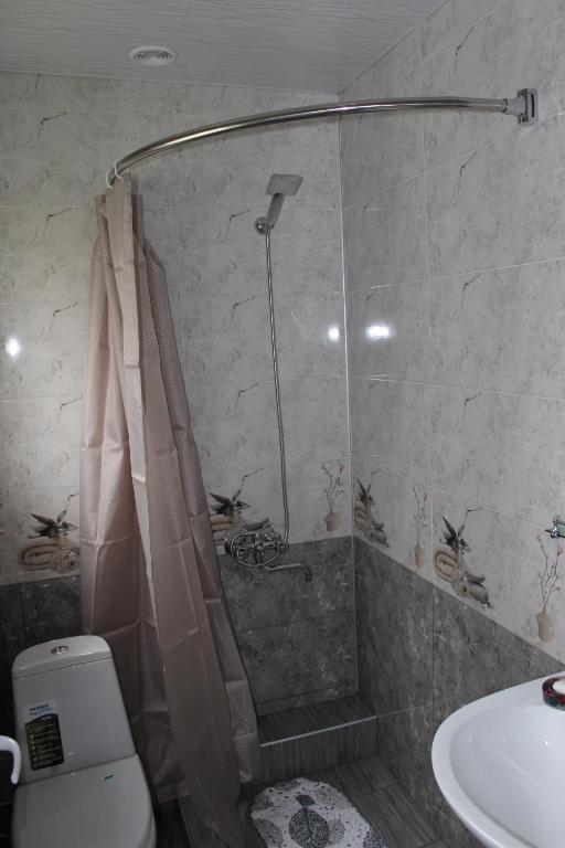 Koupelna v ubytování Giorgi's Homestay
