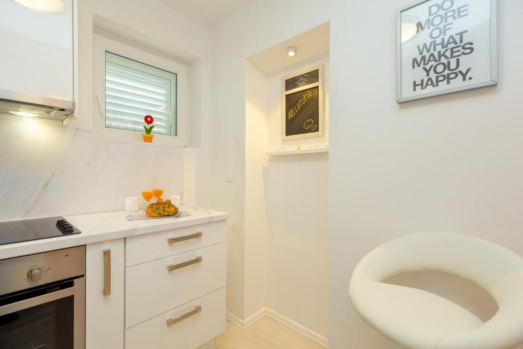 Guest House Steel - Two-Bedroom Apartment