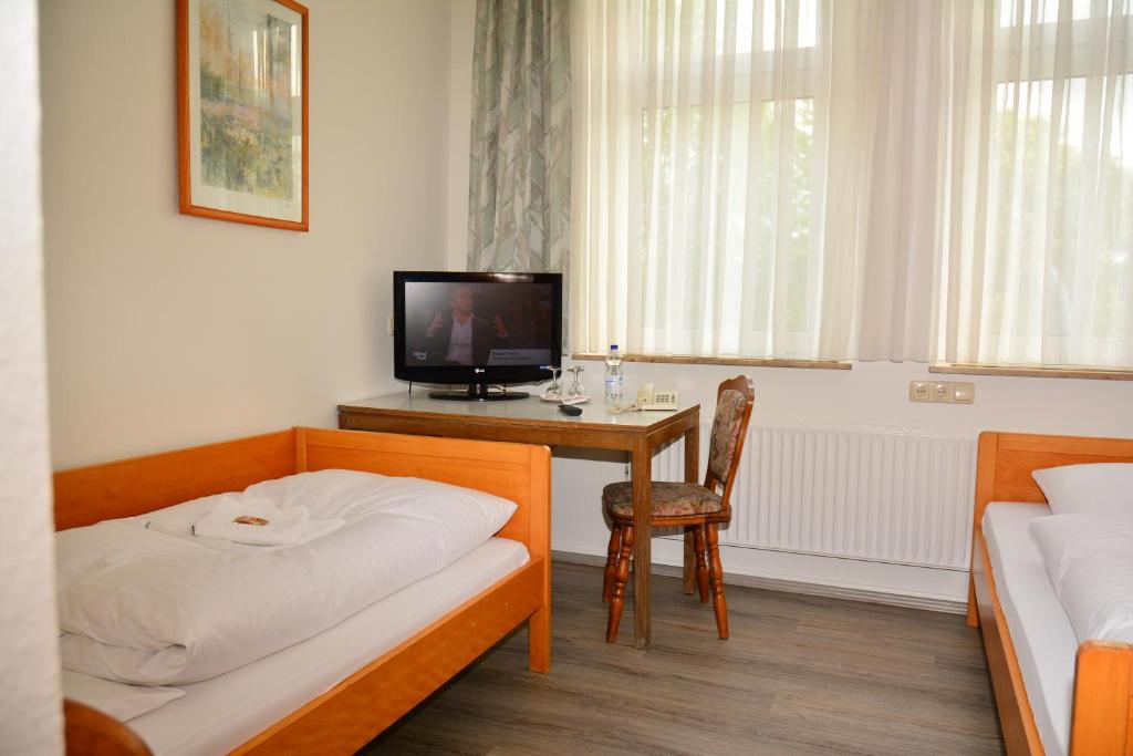 Hotel Wilhelmshöhe - Resim 5