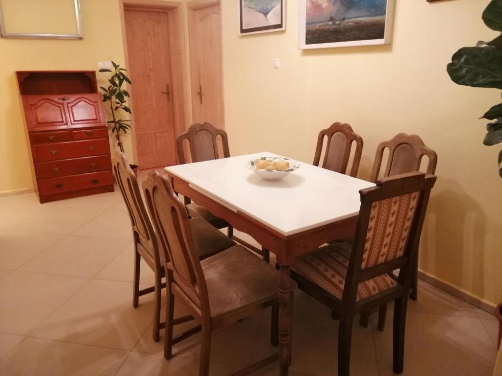Fotografia z galérie ubytovania Vízaknai Apartmanház v destinácii Székesfehérvár