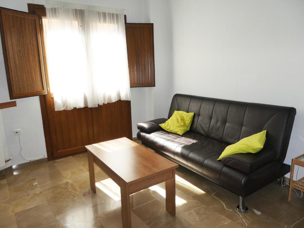 A seating area at Apartamentos Catedral Plaza 3000