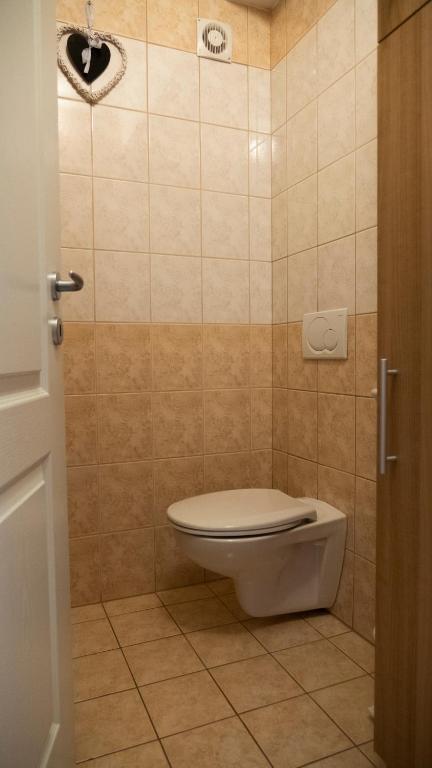 Koupelna v ubytování Aart Apartman