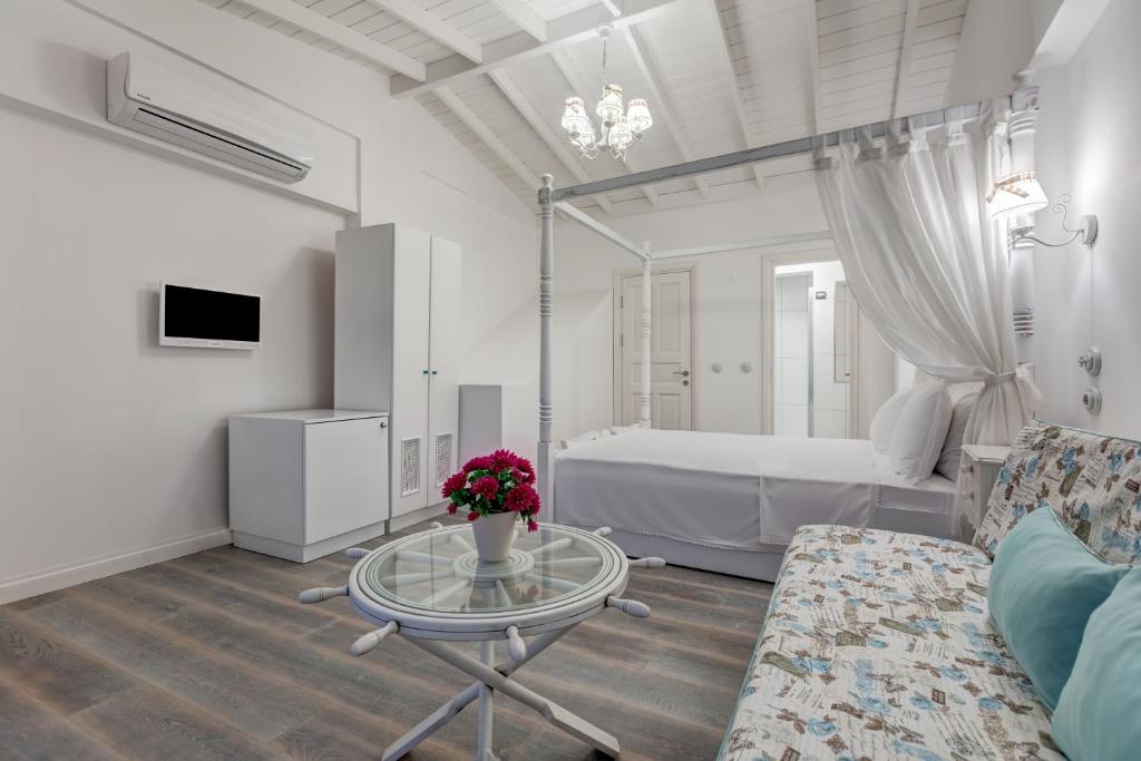 Ela Tenedos Hotel - Special Category - Deluxe Double Room With Balcony And Sea View