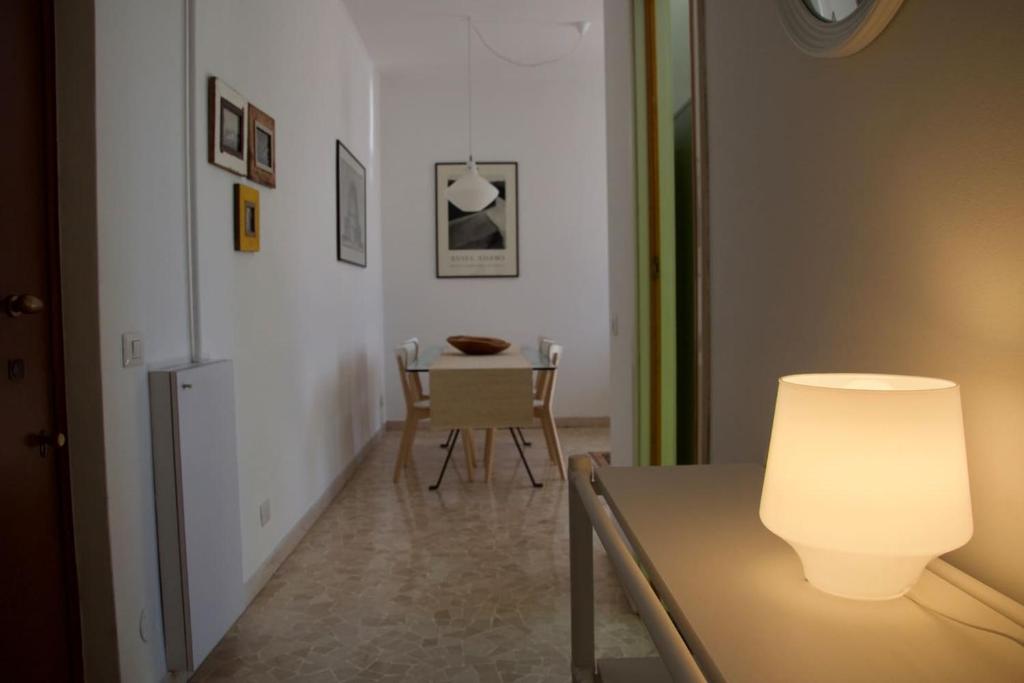 Fotografia z galérie ubytovania Bright apartment for 5 close to Isola district v Miláne