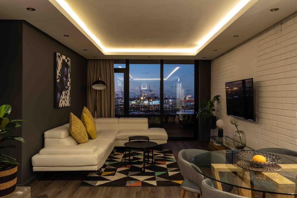 Brand new penthouse with waterfront views - Apartamento De Dos Dormitorios