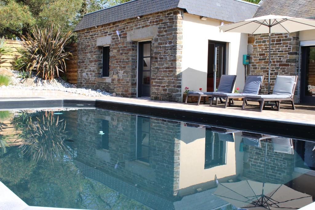 Bazén v ubytování Le Val Daninière B&B Adult only nebo v jeho okolí