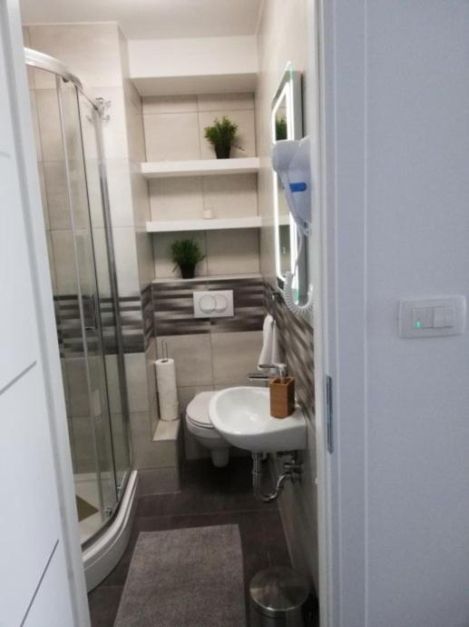 Kúpeľňa v ubytovaní Apartments Ali