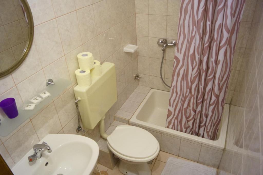 Apartments Mario with private parking - 4