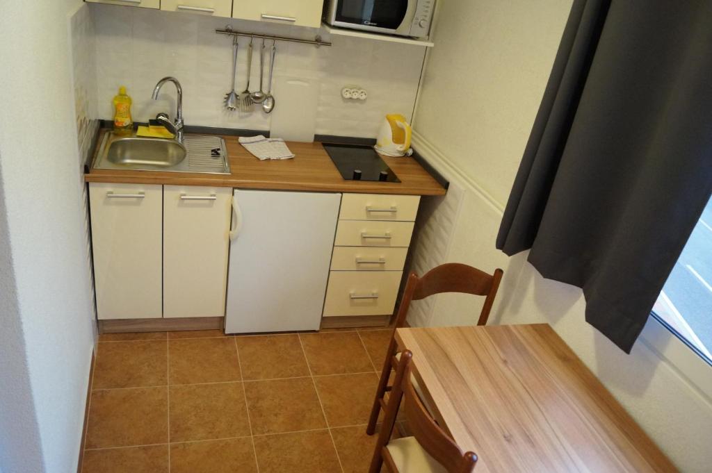 Apartments Mario with private parking - 2