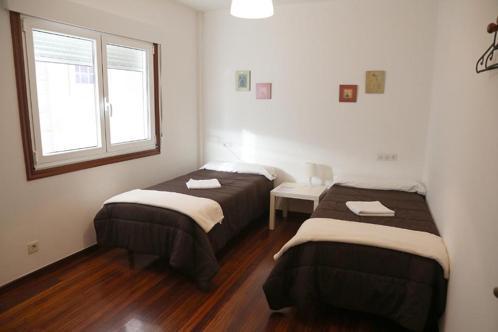 PENSION DE PEREGRINOS LA MODERNA - Twin Room With Shared Toilet