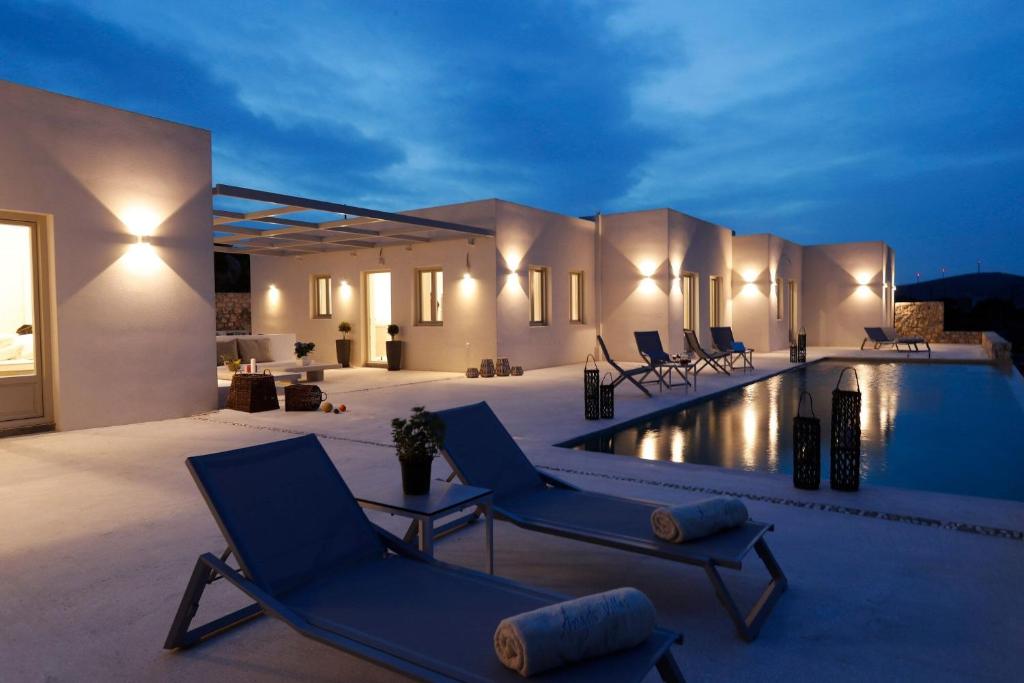 Bazén v ubytovaní Angels Estate Precious Villas alebo v jeho blízkosti