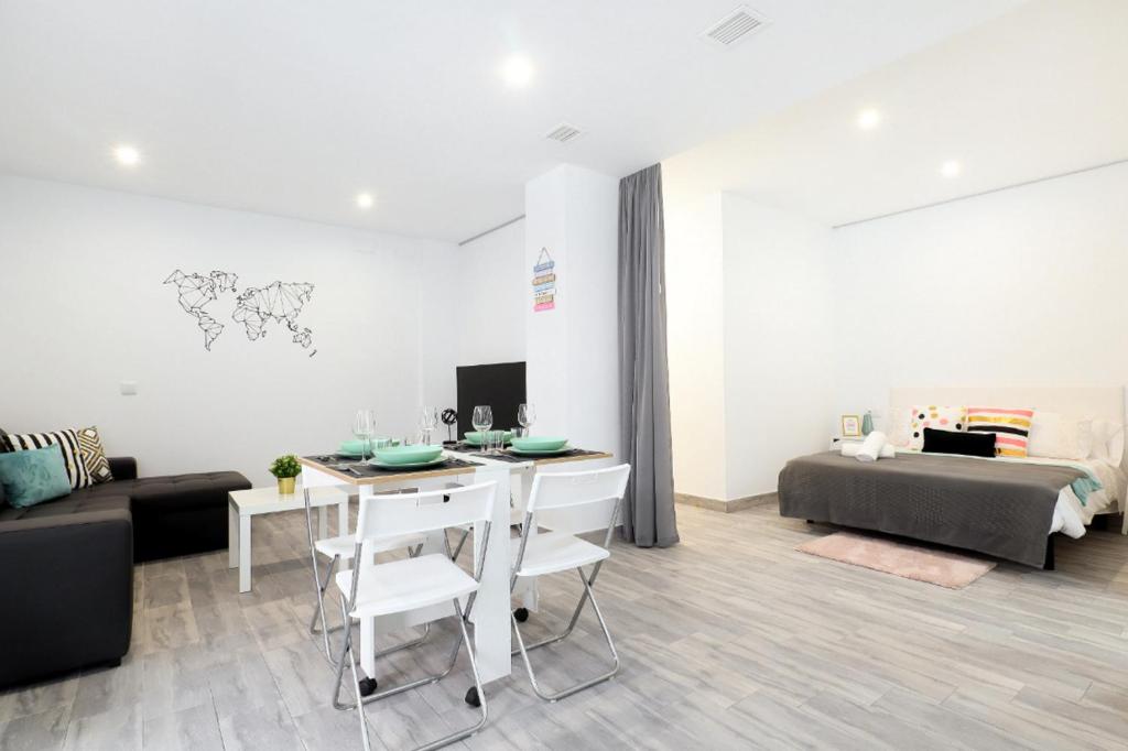 Postel nebo postele na pokoji v ubytování Acogedor LOFT en Bajo CENTRICO CON PARKING WIFI