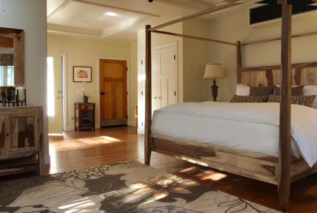 The Grand Idyllwild Lodge - Deluxe King Room